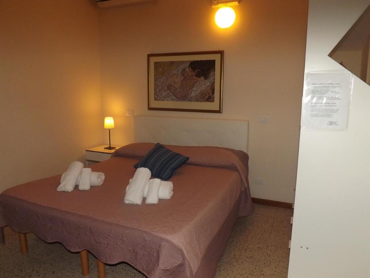 B&B Central Toma Монтекатіні-Терме Екстер'єр фото